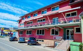 Hotel Yax