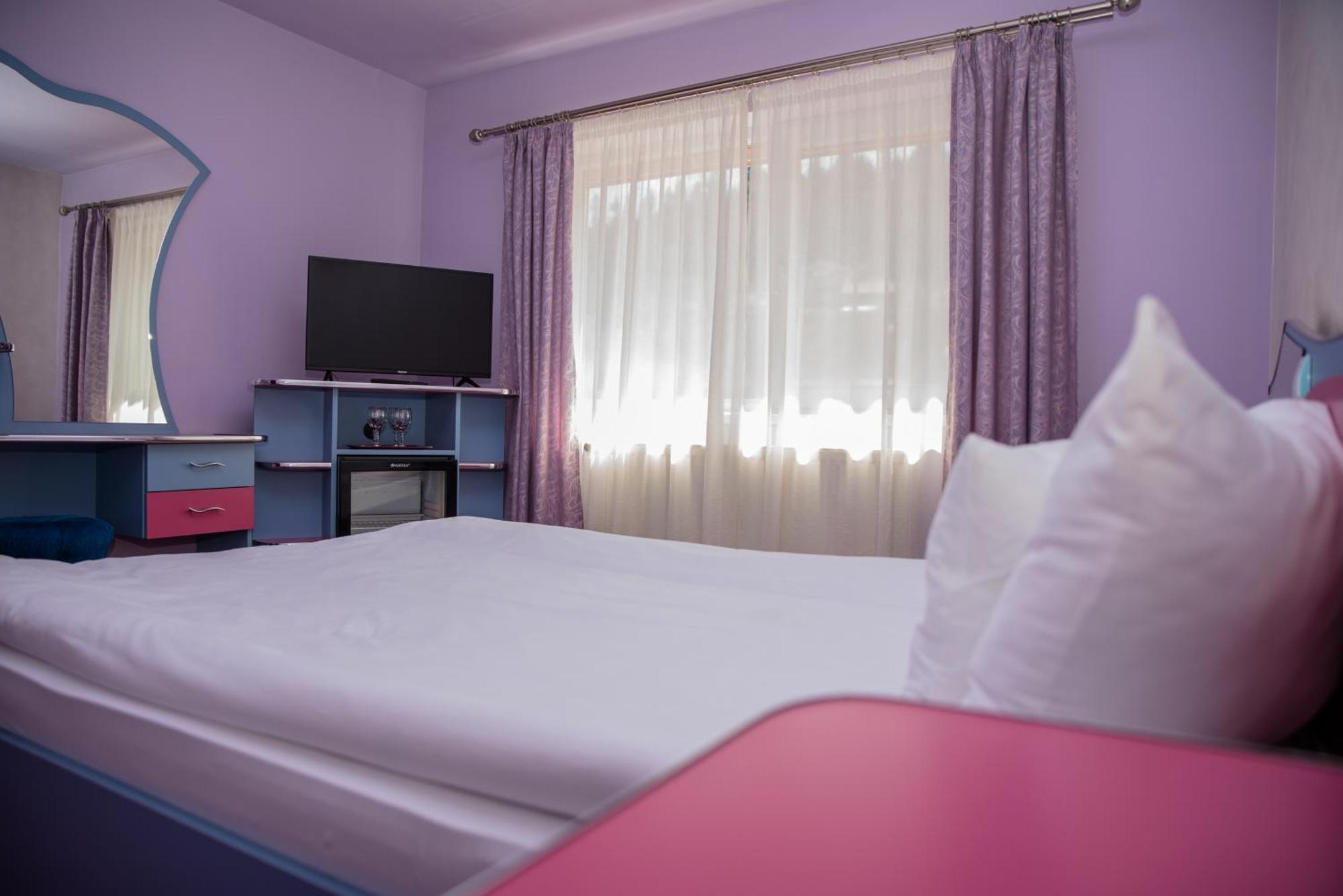 Hotel Yax Câmpeni Cameră foto